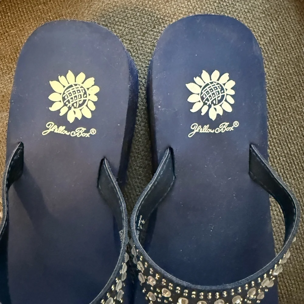 Yellow box woman’s 7.5 elta wedge sandals navy with rhinestones - Picture 2 of 6